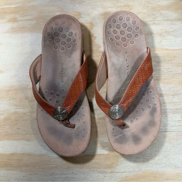 Vionic Brown Flip Flop Sandals Women’s Size 7.5 - Picture 2 of 7